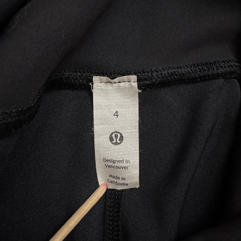 Wunder Train High-Rise Black Shorts like new - Picture 5 of 5